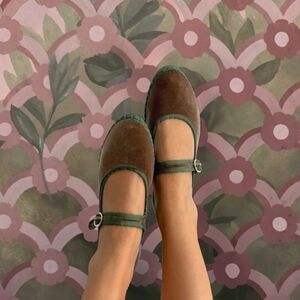 Elegant Flabelus Olive Green Mary Jane Flats
